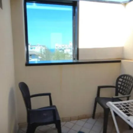 Milton ホテル カットーリカ