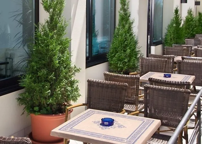 Milton Otel Cattolica